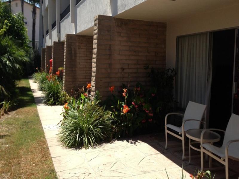 West Beach Inn, A Coast Hotel Santa Barbara Exterior photo