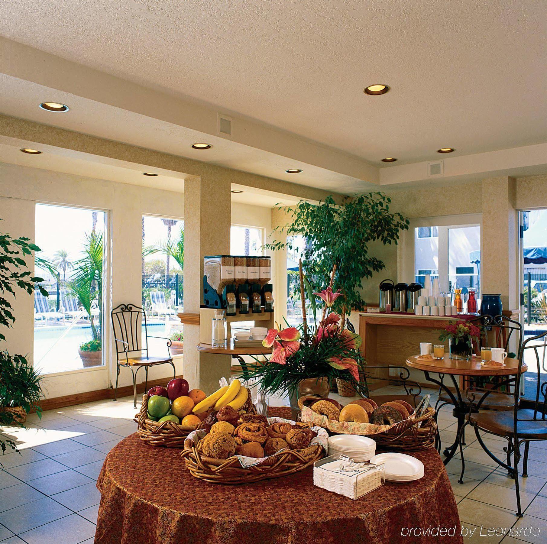 West Beach Inn, A Coast Hotel Santa Barbara Restaurant photo